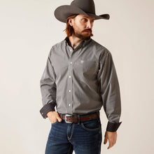 Load image into Gallery viewer, ARIAT Men&#39;s Wrinkle Free Ved Classic Fit Shirt