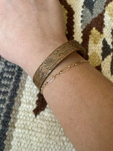 Load image into Gallery viewer, Vintage Handmade Copper Bracelet