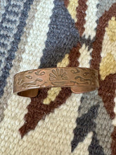 Load image into Gallery viewer, Vintage Handmade Copper Bracelet