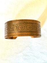 Load image into Gallery viewer, Vintage Handmade Copper Cuff Bracelet