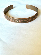 Load image into Gallery viewer, Vintage Handmade Copper Cuff Bracelet