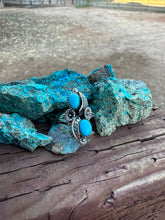 Load image into Gallery viewer, Flowering Kingman Turquoise &amp; Sterling Silver Ring