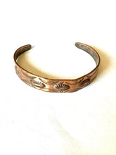 Load image into Gallery viewer, Vintage Handmade Copper Cuff Bracelet