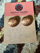 Load image into Gallery viewer, Vintage Handmade Copper Earrings