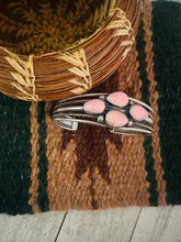 Load image into Gallery viewer, Navajo Queen Pink Conch Shell &amp; Sterling Silver Cuff Bracelet