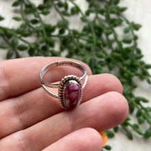 Load image into Gallery viewer, Beautiful Navajo Sterling Silver Pink Dream Twist Oval Ring Signed
