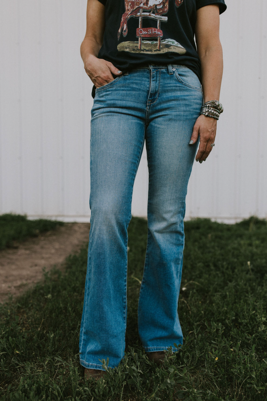 ARIAT Ultra Stretch Perfect Rise Katie Flare Jean (Louisiana)