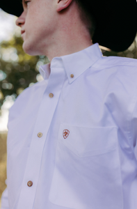 ARIAT Mens Solid Twill Classic Fit Shirt (White)