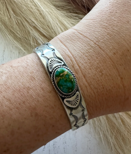 *AUTHENTIC* Beautiful Navajo Sterling Sonoran Mountain Turquoise Bracelet Cuff Signed