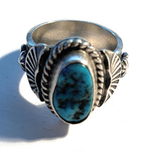 Load image into Gallery viewer, Navajo Kingman Turquoise &amp; Sterling Silver crescent ring