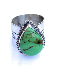 Load image into Gallery viewer, Navajo Sterling Silver &amp; Green Kingman Turquoise Ring