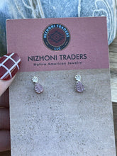 Load image into Gallery viewer, Zuni Sterling Silver &amp; Pink Mussel Shell Leaf Earrings
