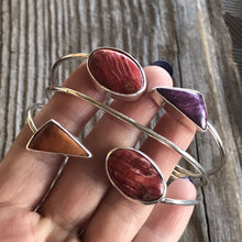Load image into Gallery viewer, Navajo Beautiful Floating Stone Spiny Sterling Silver Cuff Bracelet Kee- J