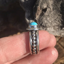 Load image into Gallery viewer, Navajo Kingman Turquoise &amp; Sterling Silver Dotted Band Ring