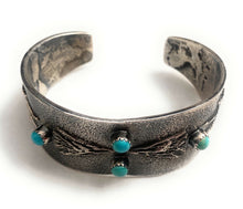Load image into Gallery viewer, Navajo Old Pawn Vintage Turquoise &amp; Sterling Silver Tufa Cast Cuff Bracelet