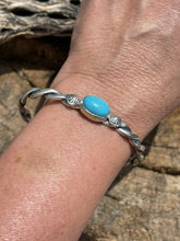 Load image into Gallery viewer, Navajo Sterling Robin Blue Turquoise Southwest Rope Bracelet Cuff