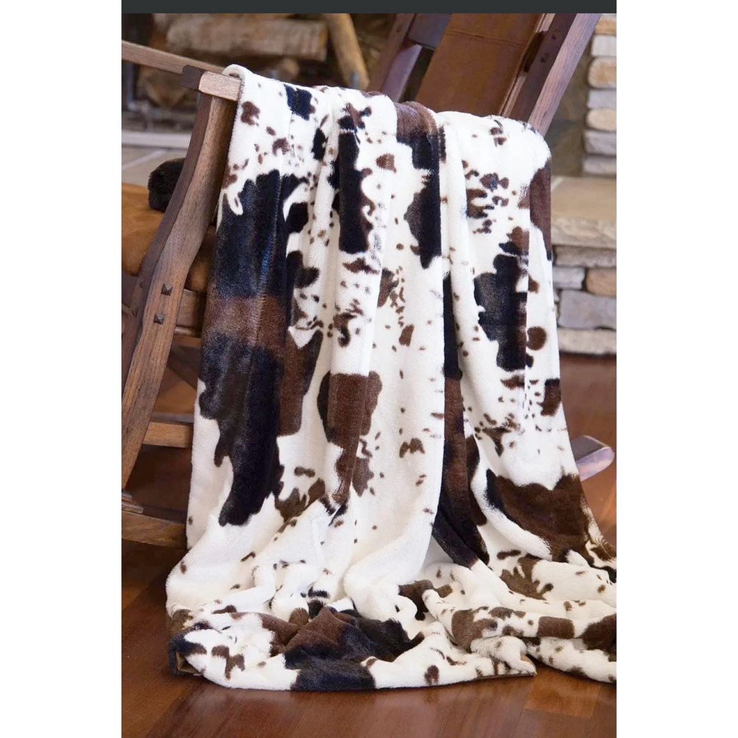 Blanket - Cozy Cow Print Super Plush Fleece