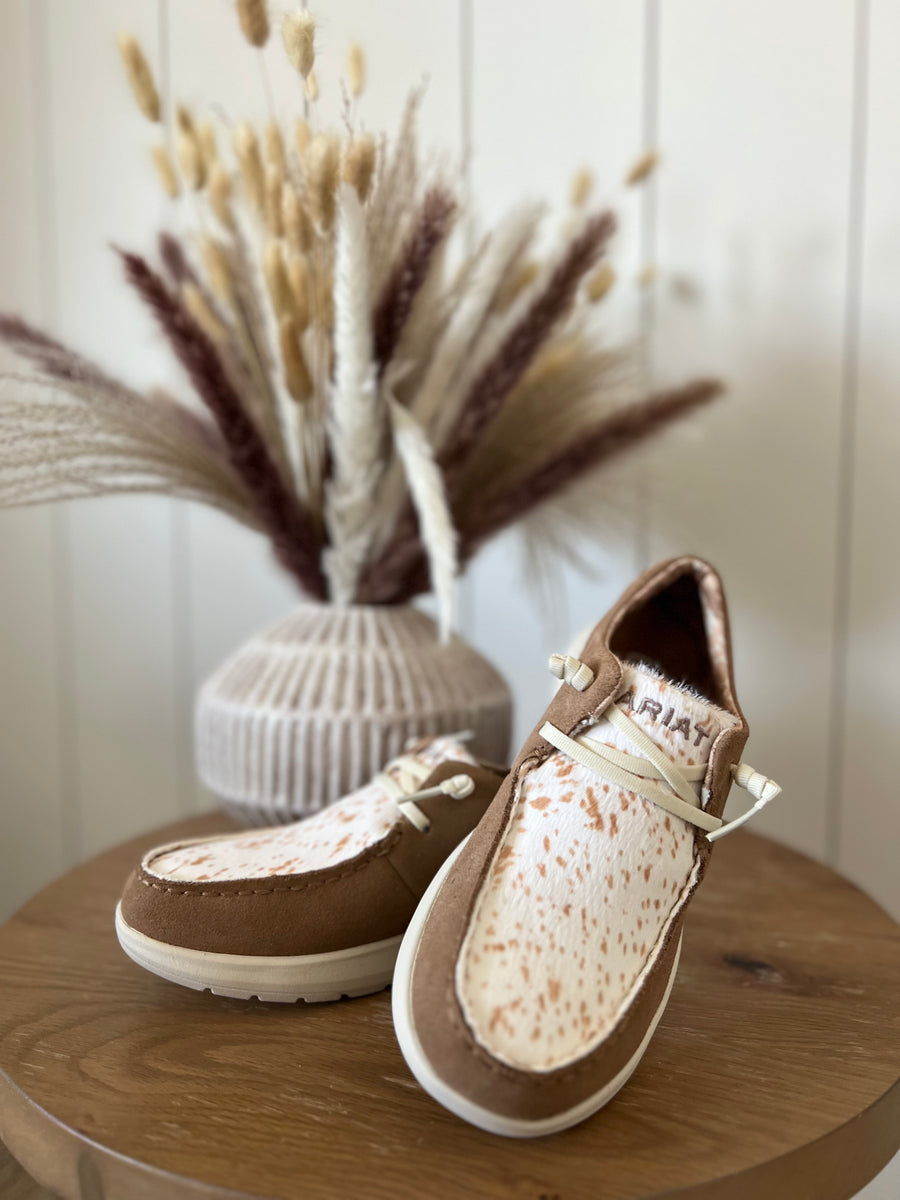 ARIAT Hilo Walnut Cow Print Amanda Radke