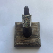 Load image into Gallery viewer, Beautiful Navajo Sterling Ring Size 6 Signed