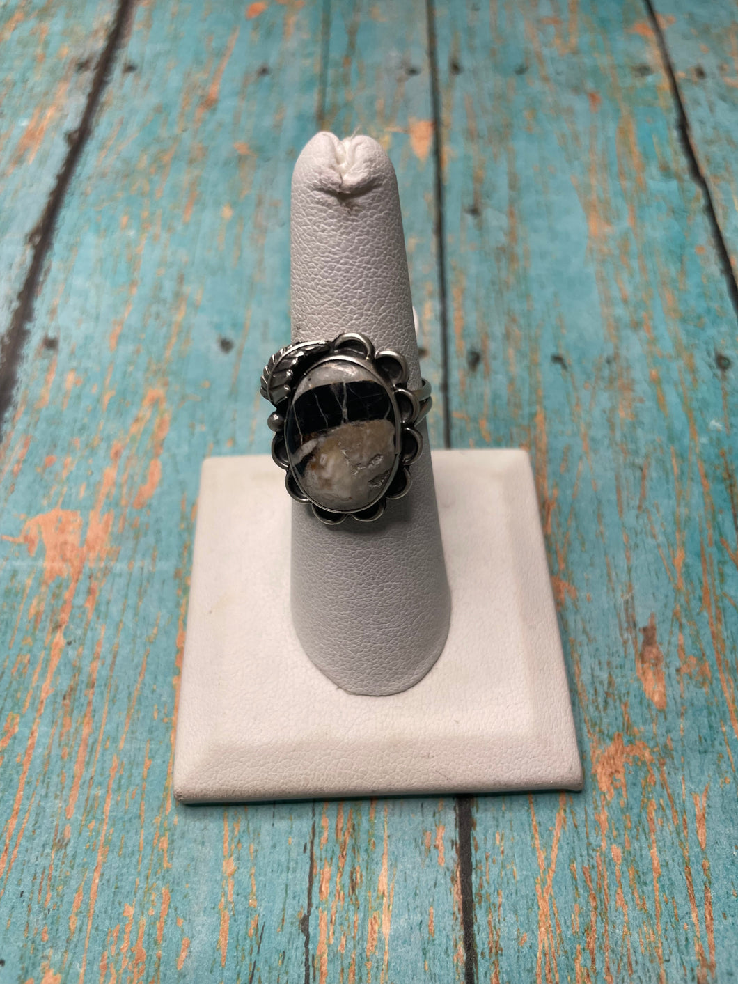 Navajo Sterling Silver And White Buffalo Ring Size 7