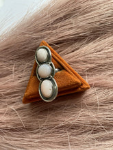 Load image into Gallery viewer, Handmade Sterling Silver &amp; Pink Conch 3 Stone Ring Size 7 Signed Nizhoni