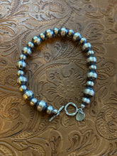 Load image into Gallery viewer, Sterling Silver 6mm &amp; 8mm 7.5 Inch Pearl Beaded Bracelet