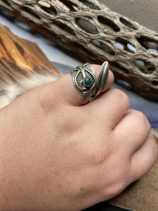 Navajo Sterling Silver And Turquoise Feather Ring Size 5.5