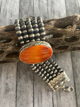 Load image into Gallery viewer, Navajo Orange Spiny &amp; Sterling Silver Navajo Pearls Bracelet 6mm