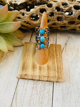 Load image into Gallery viewer, Beautiful Turquoise &amp; Sterling Silver Ring Size 6