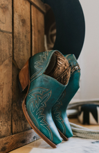 Load image into Gallery viewer, ARIAT Women Jolene Western Boot (Turkos)